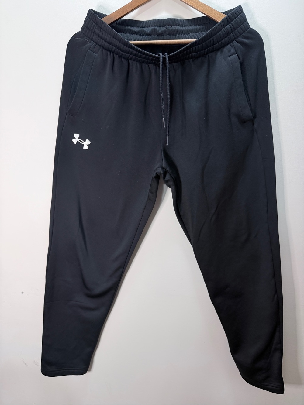 Under Armour Black Men's Performance Joggers Size L